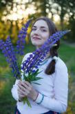  Айгуль с цветами
